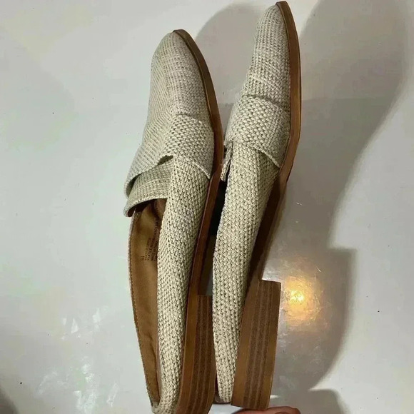 Universal thread slip on flats pointed toe used in good condition size 9.5-10 - Picture 6 of 7